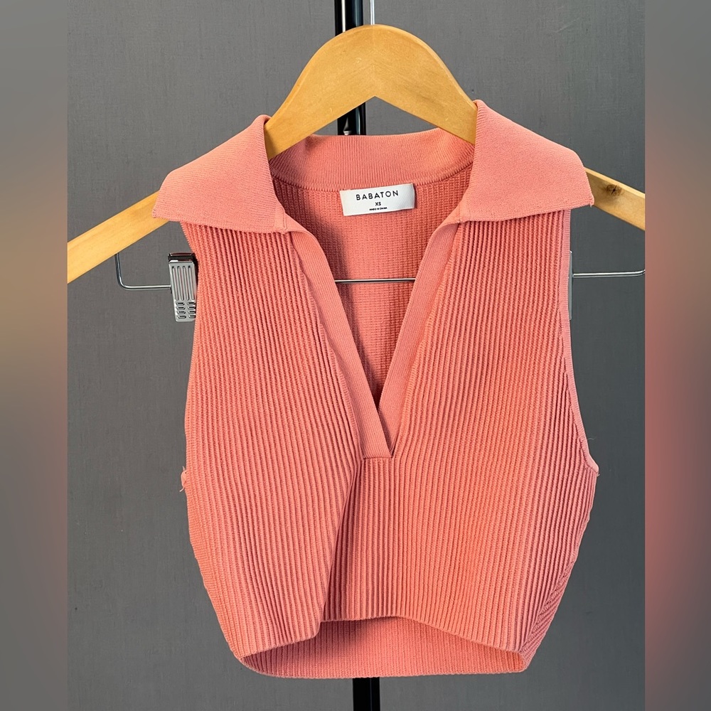 Tangerine Cropped. Collar. V Neck.